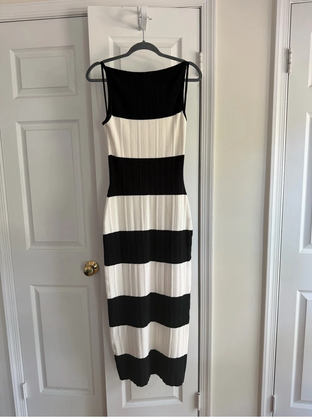Abercrombie & Fitch Black Cream Striped Ribbed Knit Maxi Dress M NWT